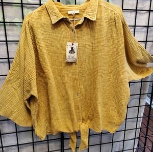 Easel brand top in gold - Medium sized